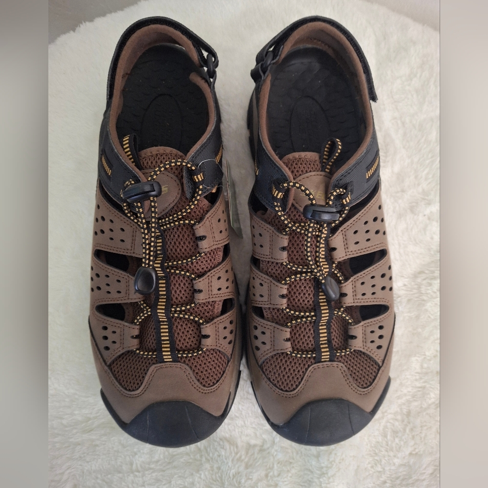 Men's Skechers Brown Vegan Tresmen Menard Relaxed Fit Size 10..New.